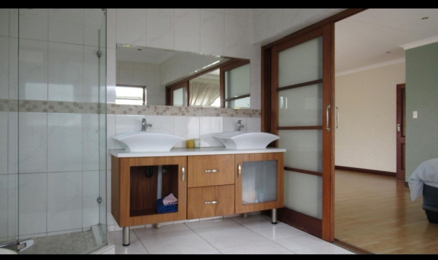 4 Bedroom Property for Sale in Vanderbijlpark SW 5 Gauteng