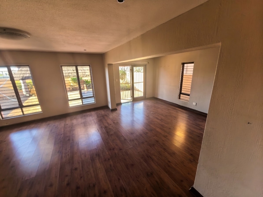 3 Bedroom Property for Sale in Erand Gardens Gauteng