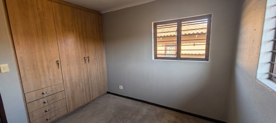 3 Bedroom Property for Sale in Erand Gardens Gauteng