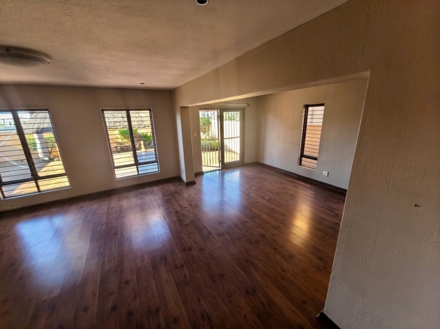 3 Bedroom Property for Sale in Erand Gardens Gauteng
