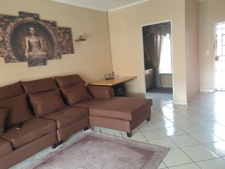 2 Bedroom Property for Sale in Monavoni Gauteng