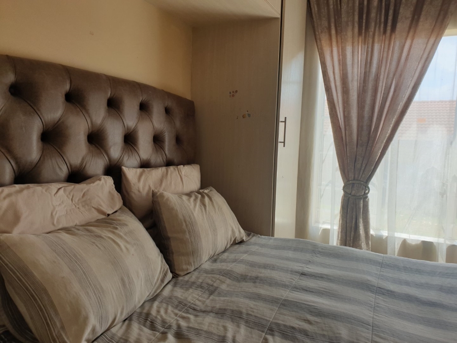 2 Bedroom Property for Sale in Monavoni Gauteng