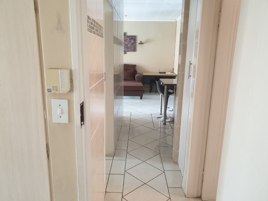 2 Bedroom Property for Sale in Monavoni Gauteng