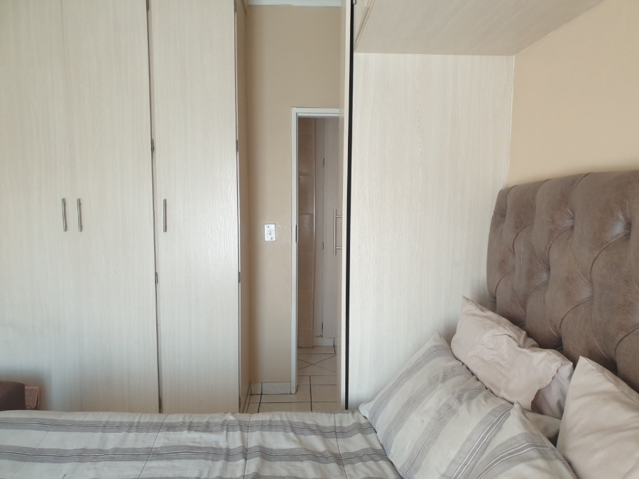 2 Bedroom Property for Sale in Monavoni Gauteng