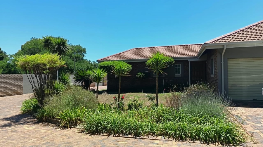 2 Bedroom Property for Sale in Three Rivers East Gauteng