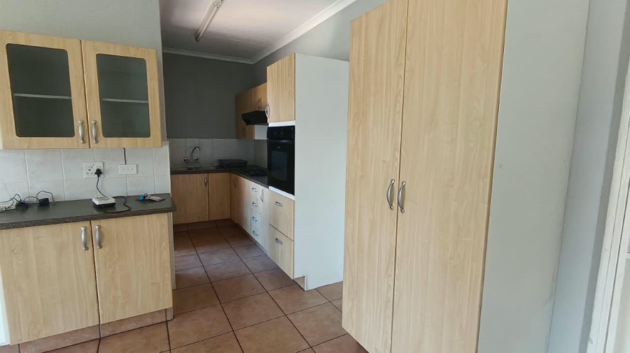 2 Bedroom Property for Sale in Three Rivers East Gauteng