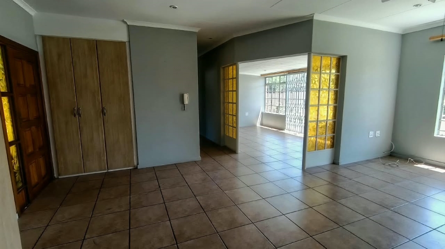 2 Bedroom Property for Sale in Three Rivers East Gauteng