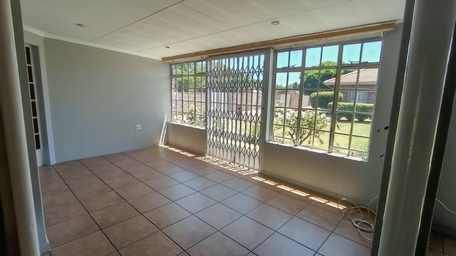 2 Bedroom Property for Sale in Three Rivers East Gauteng