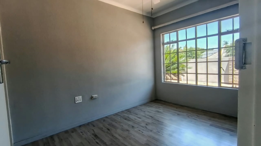 2 Bedroom Property for Sale in Three Rivers East Gauteng
