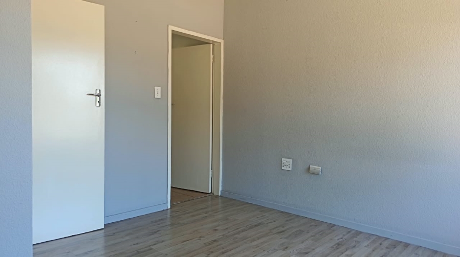 2 Bedroom Property for Sale in Three Rivers East Gauteng