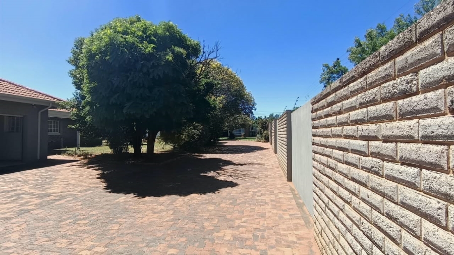 2 Bedroom Property for Sale in Three Rivers East Gauteng