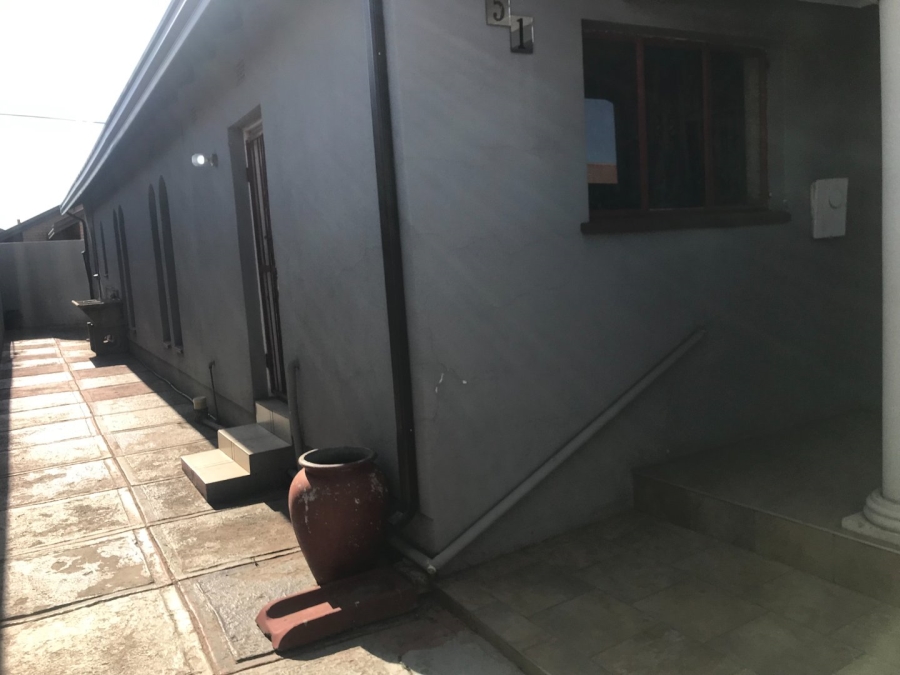 2 Bedroom Property for Sale in Kagiso Gauteng