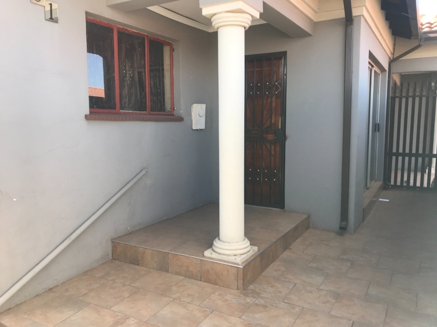 2 Bedroom Property for Sale in Kagiso Gauteng