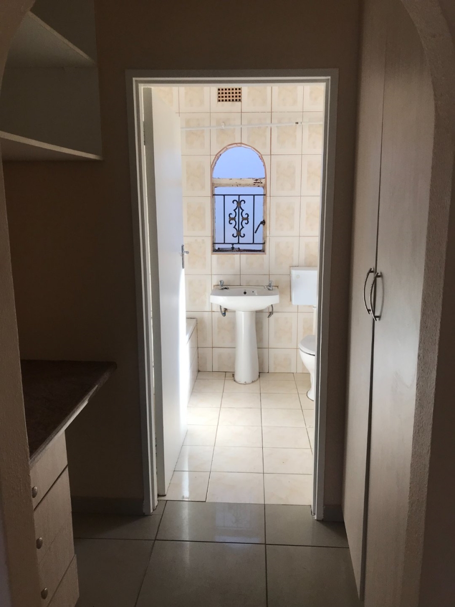2 Bedroom Property for Sale in Kagiso Gauteng