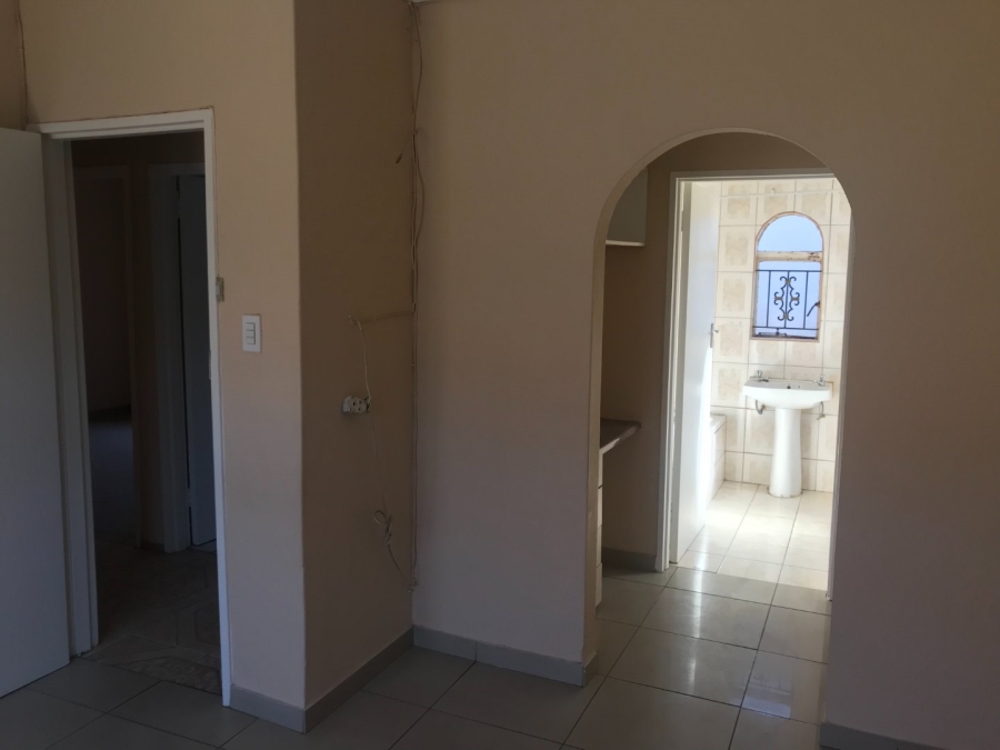 2 Bedroom Property for Sale in Kagiso Gauteng