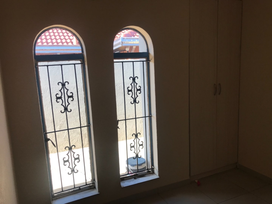 2 Bedroom Property for Sale in Kagiso Gauteng