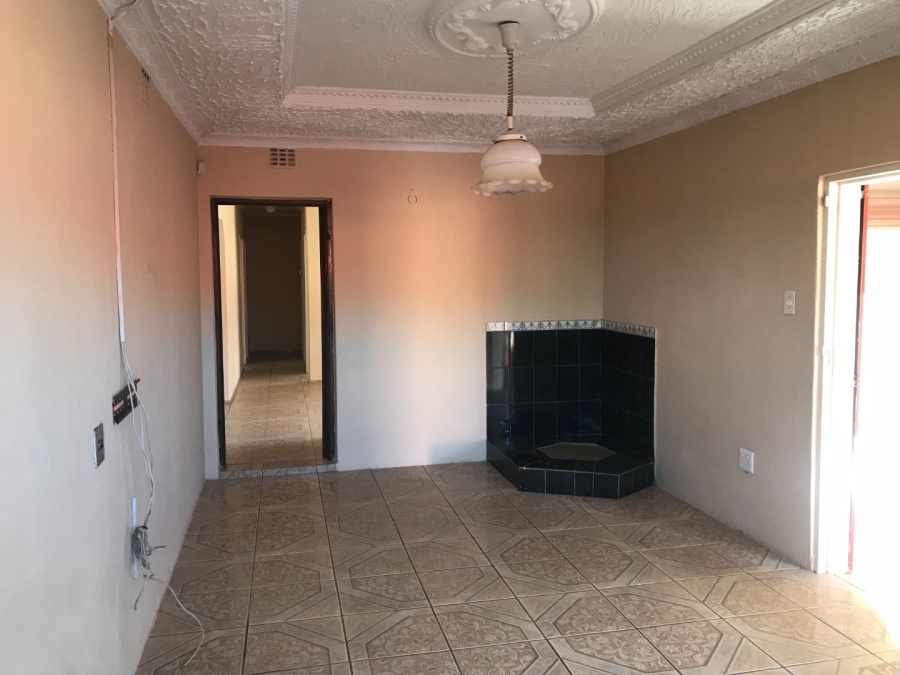 2 Bedroom Property for Sale in Kagiso Gauteng