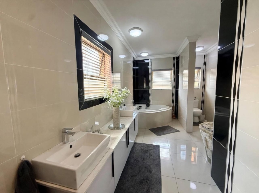 4 Bedroom Property for Sale in Montana Tuine Gauteng