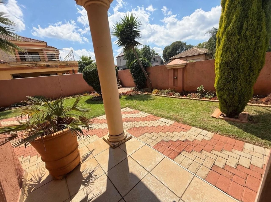 4 Bedroom Property for Sale in Montana Tuine Gauteng