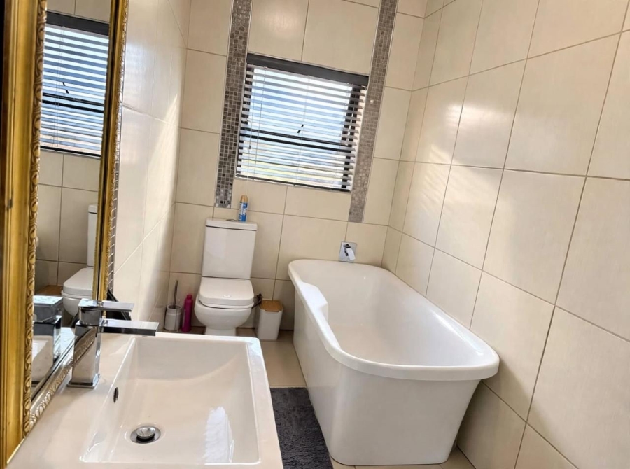 4 Bedroom Property for Sale in Montana Tuine Gauteng