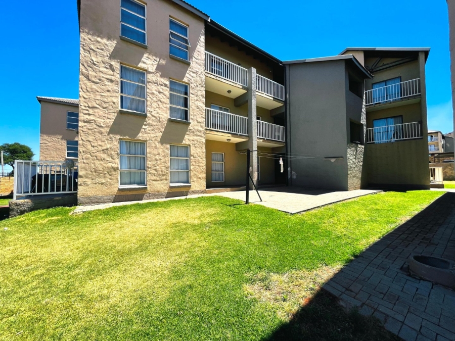 2 Bedroom Property for Sale in Groblerpark Gauteng