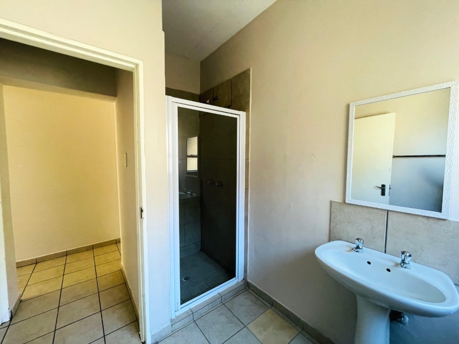 2 Bedroom Property for Sale in Groblerpark Gauteng