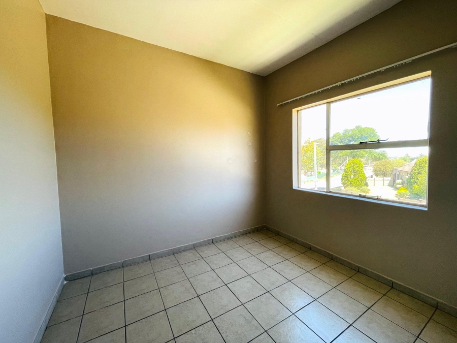 2 Bedroom Property for Sale in Groblerpark Gauteng