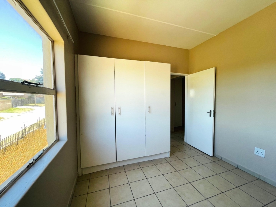 2 Bedroom Property for Sale in Groblerpark Gauteng