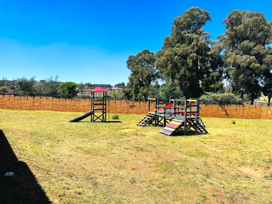 2 Bedroom Property for Sale in Groblerpark Gauteng