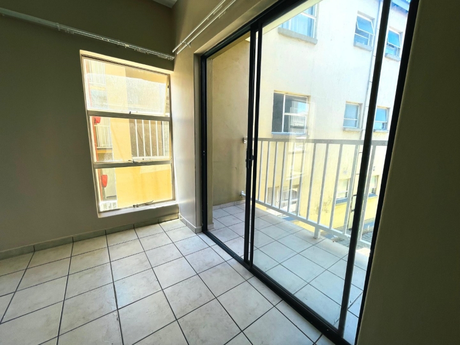 2 Bedroom Property for Sale in Groblerpark Gauteng
