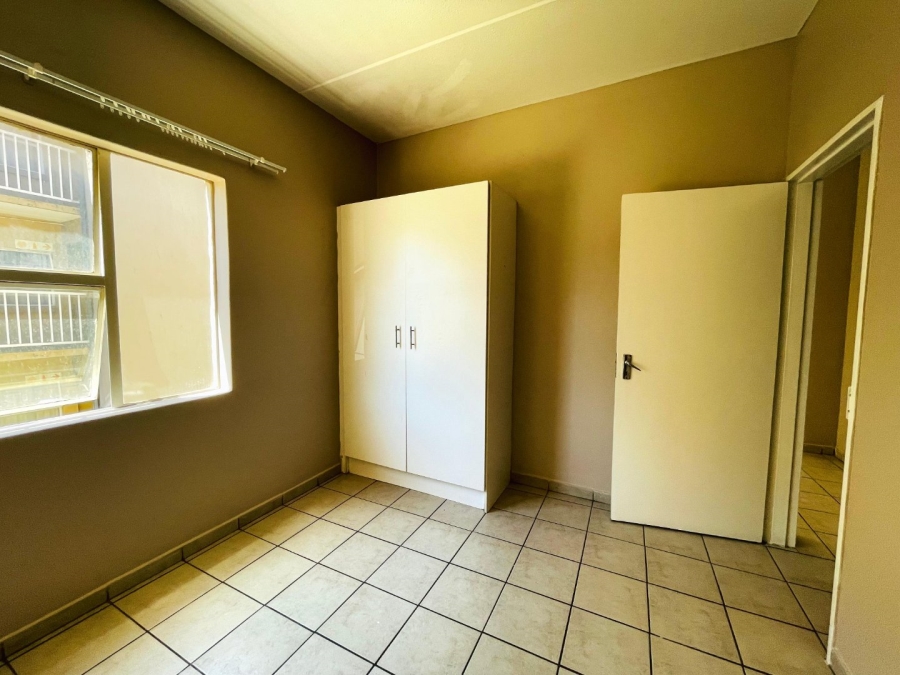 2 Bedroom Property for Sale in Groblerpark Gauteng
