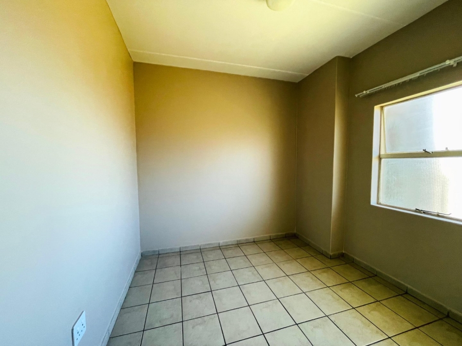 2 Bedroom Property for Sale in Groblerpark Gauteng