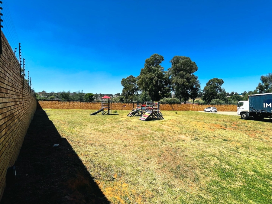 2 Bedroom Property for Sale in Groblerpark Gauteng