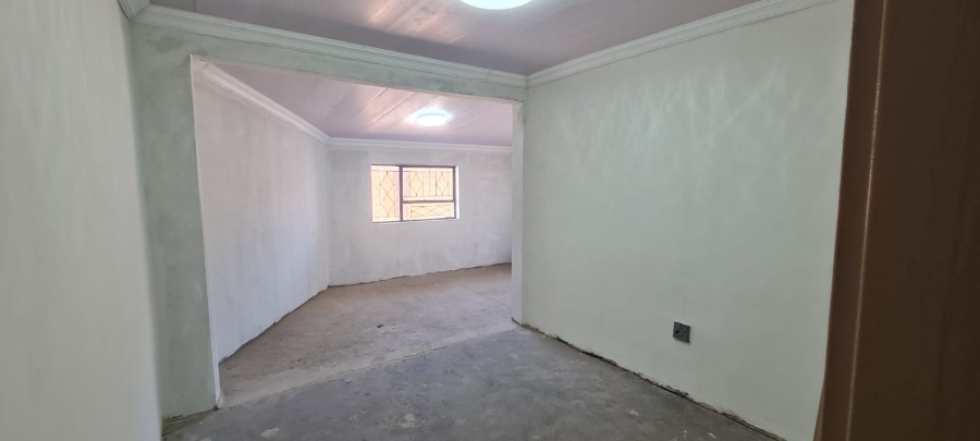 6 Bedroom Property for Sale in Lenasia Ext 11 Gauteng