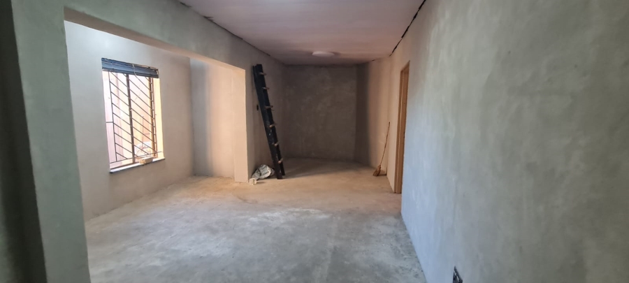 6 Bedroom Property for Sale in Lenasia Ext 11 Gauteng