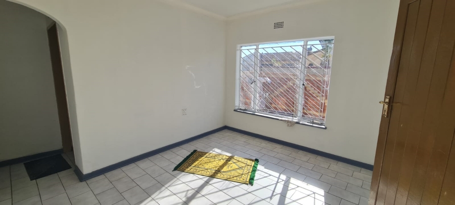 6 Bedroom Property for Sale in Lenasia Ext 11 Gauteng