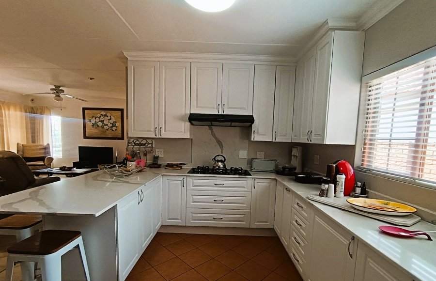 3 Bedroom Property for Sale in Eldoglen Gauteng