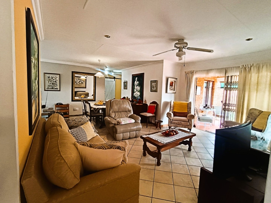 3 Bedroom Property for Sale in Eldoglen Gauteng