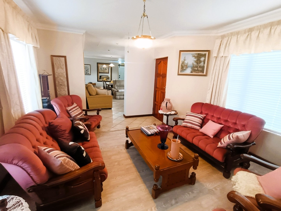 3 Bedroom Property for Sale in Eldoglen Gauteng