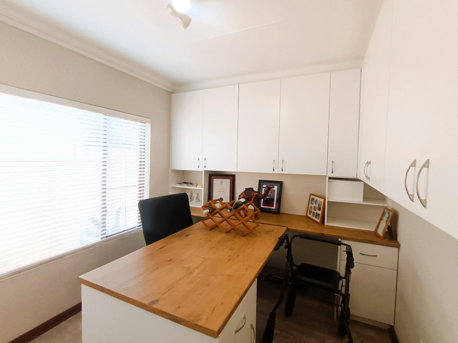 3 Bedroom Property for Sale in Eldoglen Gauteng