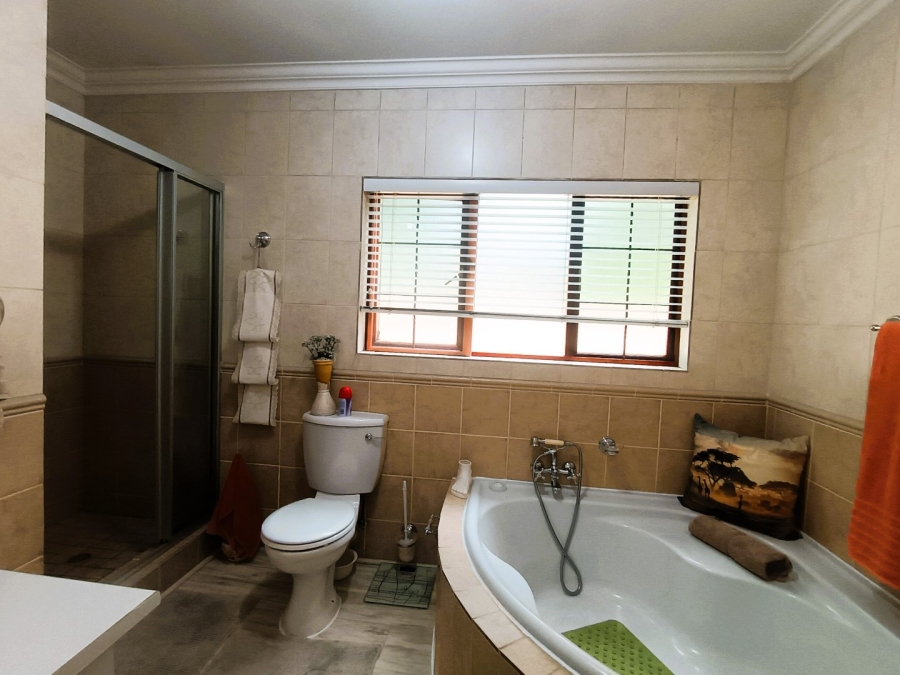 3 Bedroom Property for Sale in Eldoglen Gauteng