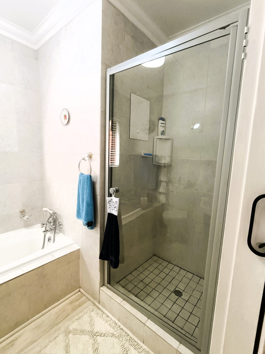 3 Bedroom Property for Sale in Eldoglen Gauteng