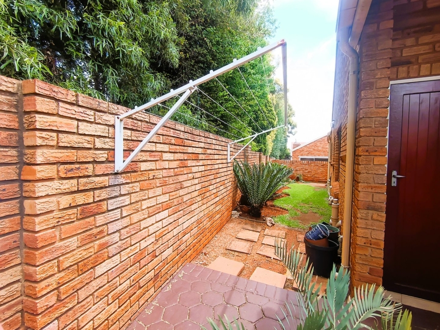 3 Bedroom Property for Sale in Eldoglen Gauteng