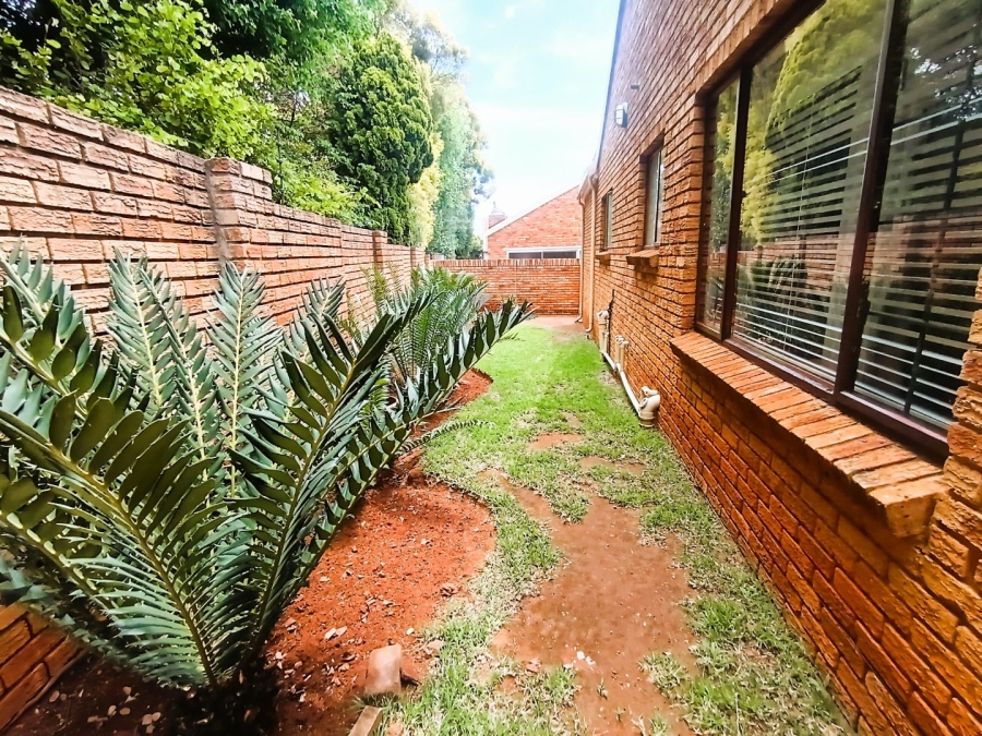 3 Bedroom Property for Sale in Eldoglen Gauteng