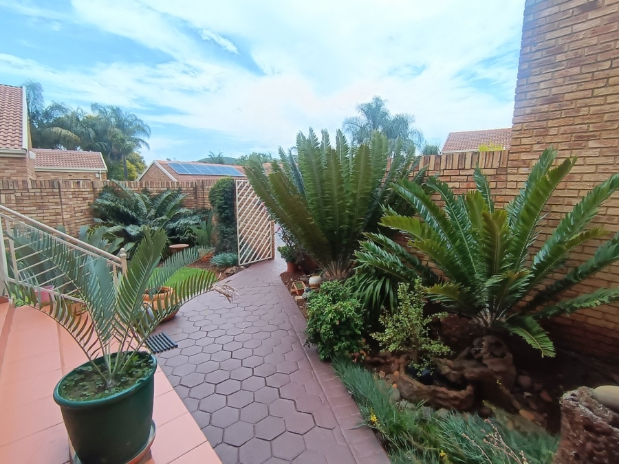 3 Bedroom Property for Sale in Eldoglen Gauteng