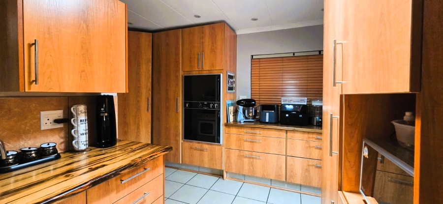4 Bedroom Property for Sale in Clubview Gauteng