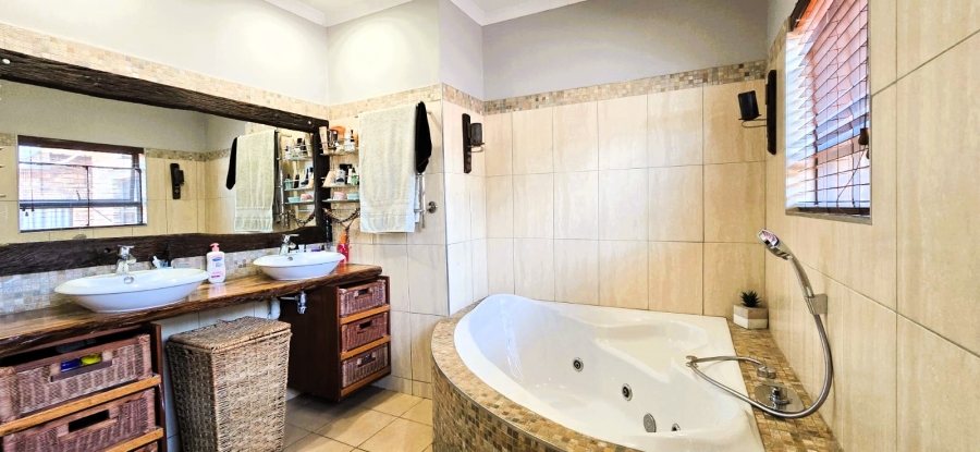 4 Bedroom Property for Sale in Clubview Gauteng