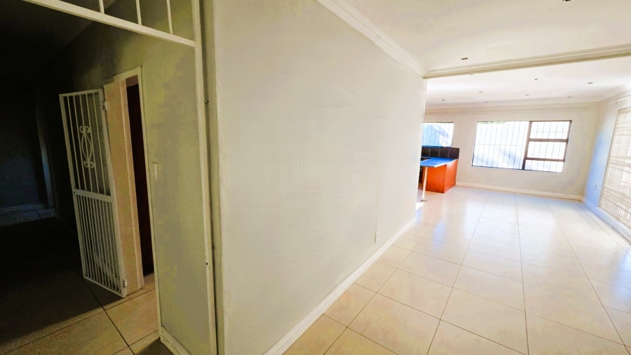 4 Bedroom Property for Sale in Garsfontein Gauteng