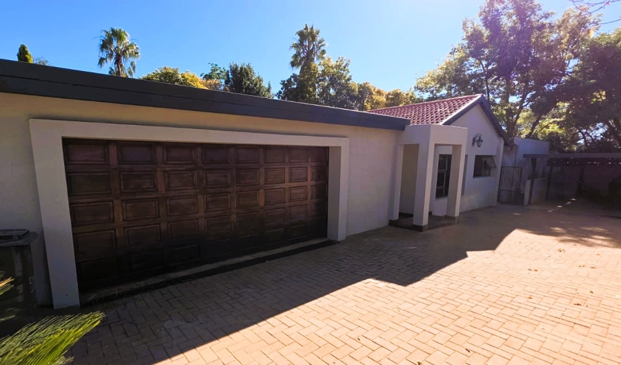 4 Bedroom Property for Sale in Garsfontein Gauteng