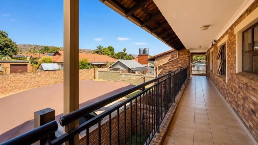 2 Bedroom Property for Sale in Magalieskruin Gauteng